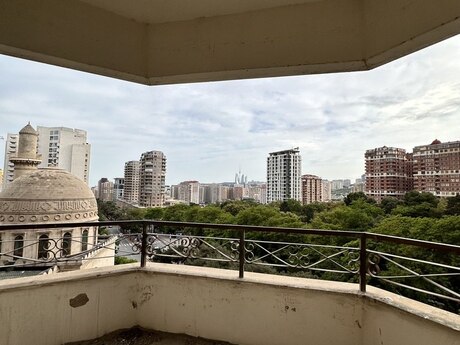 5 otaqlı yeni tikili - Nəsimi r. - 256 m²