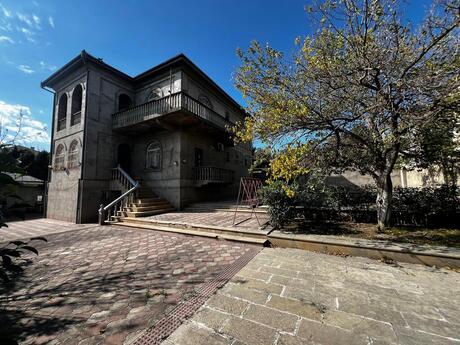 Объявление №5580880 - Баку, пос. Бакиханова, 6-комн., 450 м²