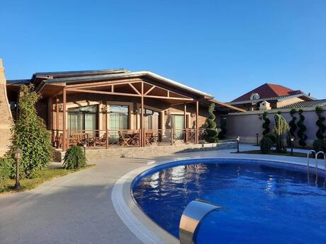 4 otaqlı həyət evi/bağ evi - Şüvəlan q. - 220 m²
