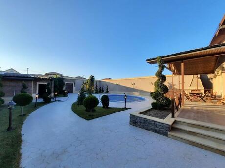 4 otaqlı həyət evi/bağ evi - Şüvəlan q. - 220 m²