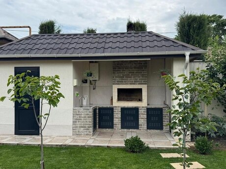 6 otaqlı həyət evi/bağ evi - Mərdəkan q. - 240 m²