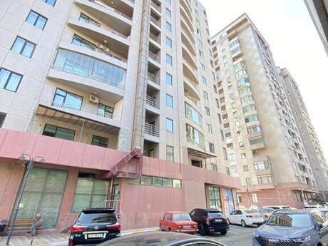 Elan №5582640 - Bakı, Gənclik m., 4 otaqlı, 229 m², 15/20 mərtəbə