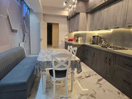 6 otaqlı yeni tikili - Elmlər Akademiyası m. - 271 m²