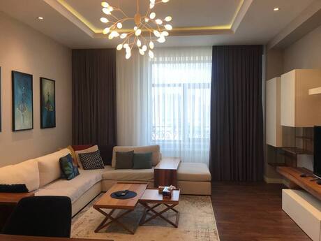 4 otaqlı yeni tikili - Ağ şəhər q. - 168 m²