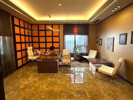 Elan №5583175 - Bakı, Sahil m., 195 m²