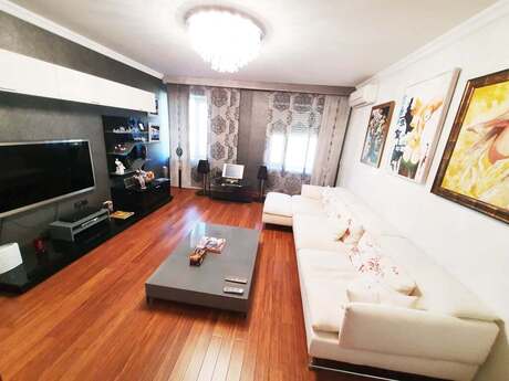 3 otaqlı köhnə tikili - İçəri Şəhər m. - 110 m²
