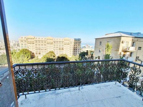 3 otaqlı köhnə tikili - İçəri Şəhər m. - 110 m²