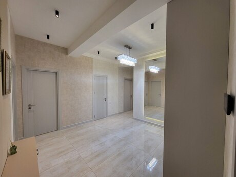3 otaqlı yeni tikili - Ağ şəhər q. - 140 m²