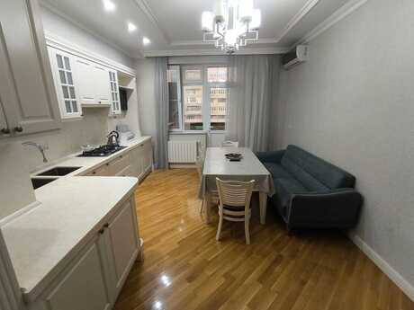 4 otaqlı yeni tikili - Nəsimi r. - 176 m²