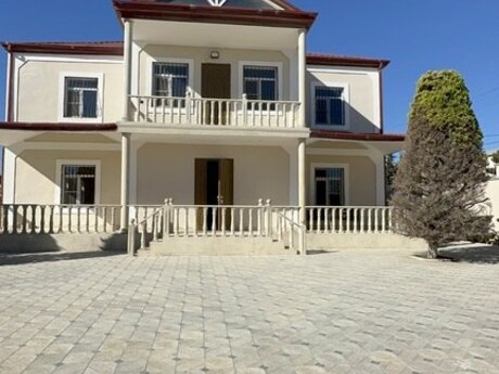 7 otaqlı həyət evi/bağ evi - Novxanı q. - 240 m²