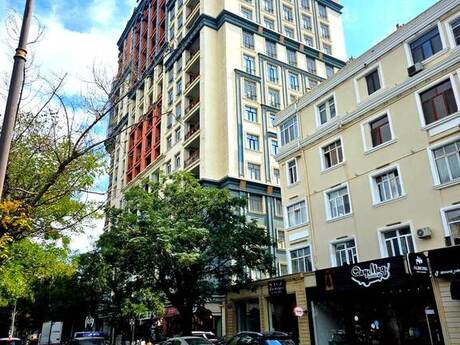 4 otaqlı yeni tikili - Nəsimi r. - 180 m²