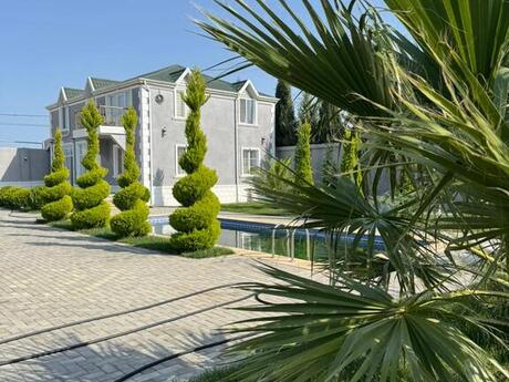 4 otaqlı həyət evi/bağ evi - Şüvəlan q. - 330 m²
