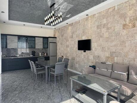5 otaqlı həyət evi/bağ evi - Şüvəlan q. - 250 m²