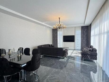 5 otaqlı həyət evi/bağ evi - Şüvəlan q. - 250 m²