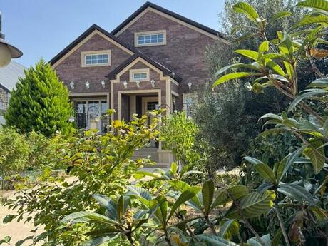 4 otaqlı həyət evi/bağ evi - Mərdəkan q. - 200 m²