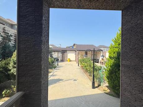 4 otaqlı həyət evi/bağ evi - Mərdəkan q. - 200 m²