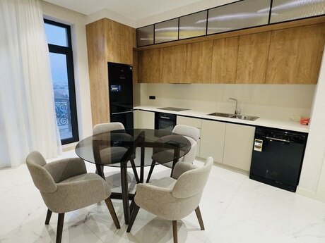 Elan №5587690 - Bakı, Ağ şəhər q., 3 otaqlı, 120 m², 4/8 mərtəbə