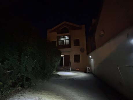 6 otaqlı həyət evi/bağ evi - Qaraçuxur q. - 350 m²