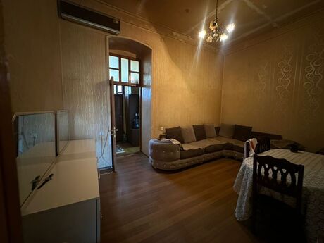 3 otaqlı köhnə tikili - Nizami m. - 49 m²