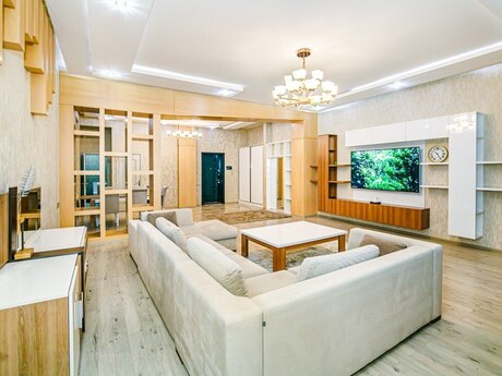 3 otaqlı yeni tikili - 28 May m. - 132 m²