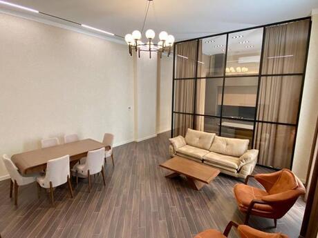 4 otaqlı yeni tikili - Ağ şəhər q. - 173 m²