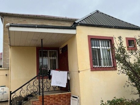 3 otaqlı həyət evi/bağ evi - Əhmədli q. - 90 m²