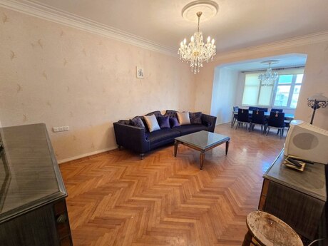 3 otaqlı köhnə tikili - Şah İsmayıl Xətai m. - 100 m²