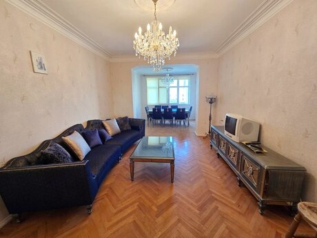 3 otaqlı köhnə tikili - Şah İsmayıl Xətai m. - 100 m²