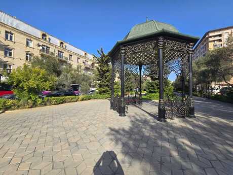 3 otaqlı köhnə tikili - Şah İsmayıl Xətai m. - 100 m²