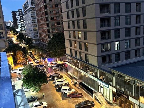 3-комн. новостройка - м. 28 мая - 100 м²