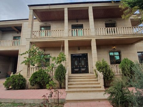 7 otaqlı həyət evi/bağ evi - Suraxanı r. - 400 m²