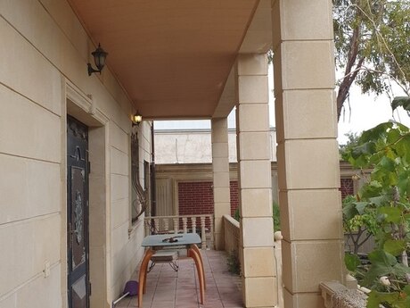 7 otaqlı həyət evi/bağ evi - Suraxanı r. - 400 m²