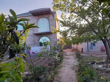 6 otaqlı həyət evi/bağ evi - Buzovna q. - 220 m²