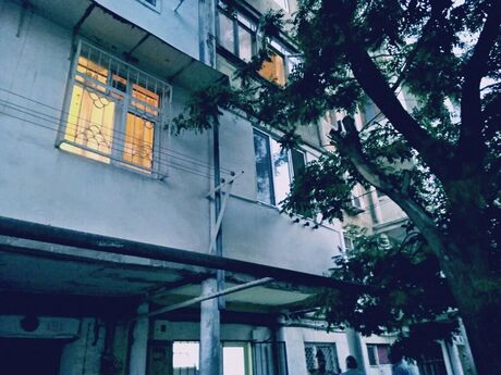 3 otaqlı köhnə tikili - İnşaatçılar m. - 74 m²