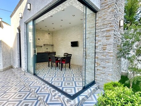 5 otaqlı həyət evi/bağ evi - Mərdəkan q. - 230 m²