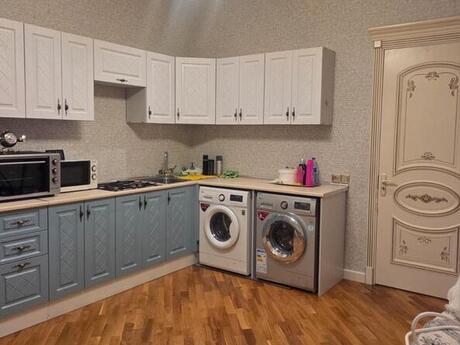 11 otaqlı həyət evi/bağ evi - 9-cu mikrorayon q. - 480 m²