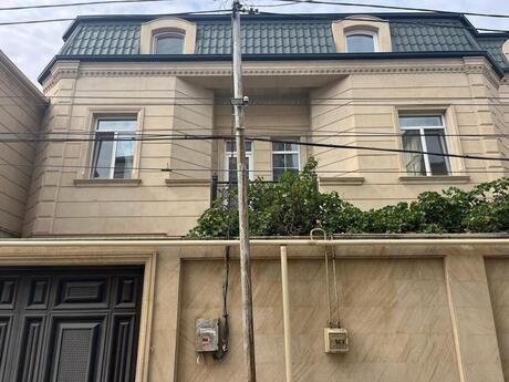 11 otaqlı həyət evi/bağ evi - 9-cu mikrorayon q. - 480 m²