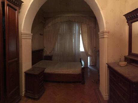 6 otaqlı mənzil, 170 m², Yasamal: 600 000 ₼ 2
