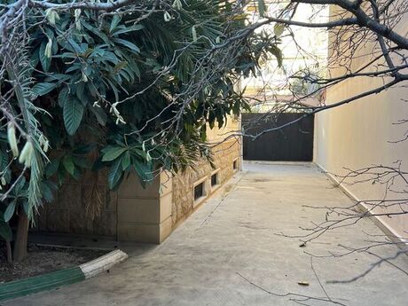 5 otaqlı həyət evi/bağ evi - Nəsimi m. - 480 m²