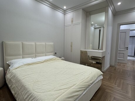 3 otaqlı yeni tikili - 8 Noyabr m. - 106 m²