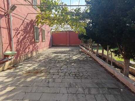 6 otaqlı həyət evi/bağ evi - Fatmayı q. - 250 m²