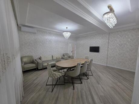 Gənclikdə 3 otaqlı yeni tikili mənzil kirayə verilir, 140 m², 1 800 AZN/ay, şəkil 2 / 12