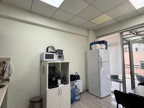 Obyekt - Şah İsmayıl Xətai m. - 300 m²