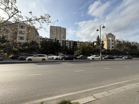 4 otaqlı köhnə tikili - İnşaatçılar m. - 70 m²