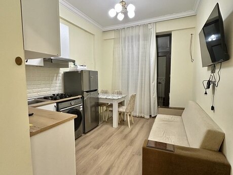 Объявление №5599352 - Баку, м. 28 мая, 2-комн., 40 м², 4/12 этаж
