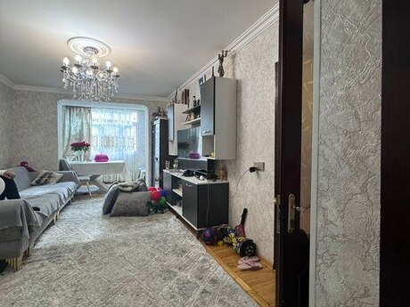 Объявление №5599528 - Баку, м. Элмляр Академиясы, 3-комн., 78 м², 2/5 этаж