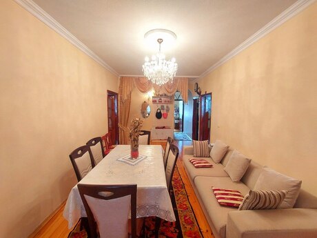 4-комнатная квартира, 101 м², Azadlıq Prospekti: 220 000 ₼ 2