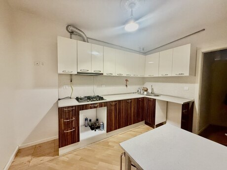 Elan №4754991 - Bakı, Qara Qarayev m., 3 otaqlı, 70 m², 5/5 mərtəbə