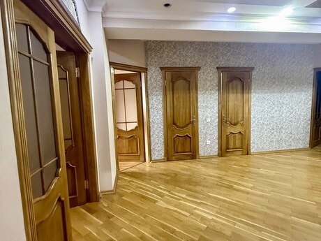3-комн. новостройка - м. 20 января - 167 м²