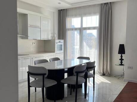 4 otaqlı yeni tikili - Şah İsmayıl Xətai m. - 141 m²